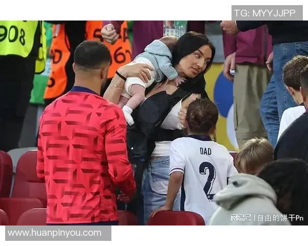 外国足球明星出轨视频曝光引发热议网友热议道德与私生活的界限