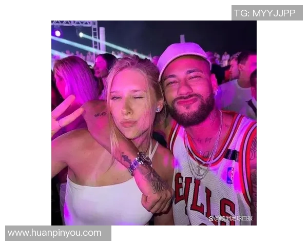 足球明星内马尔与球迷亲密合影展现温暖瞬间与激情时刻