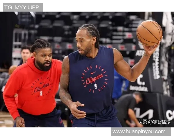 爵士队在主场以105比98战胜快船队展现强大实力与团队配合